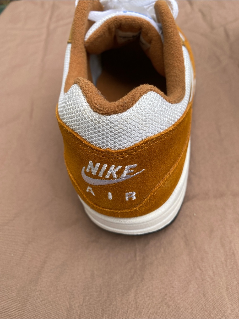 Nike Air Max 1 Premium Retro “Curry” White and Mustard Suede Mesh Trainer - Picture 10 of 16